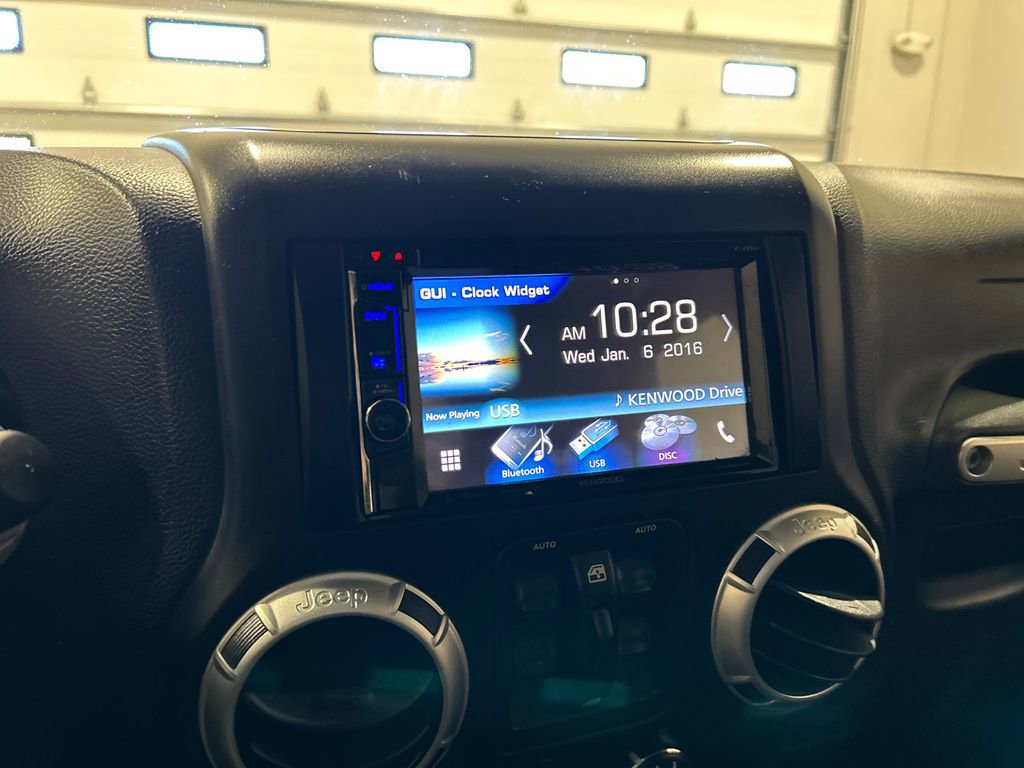 Used 2013 Jeep Wrangler Unlimited Sahara w/ Dual Top Group image 21