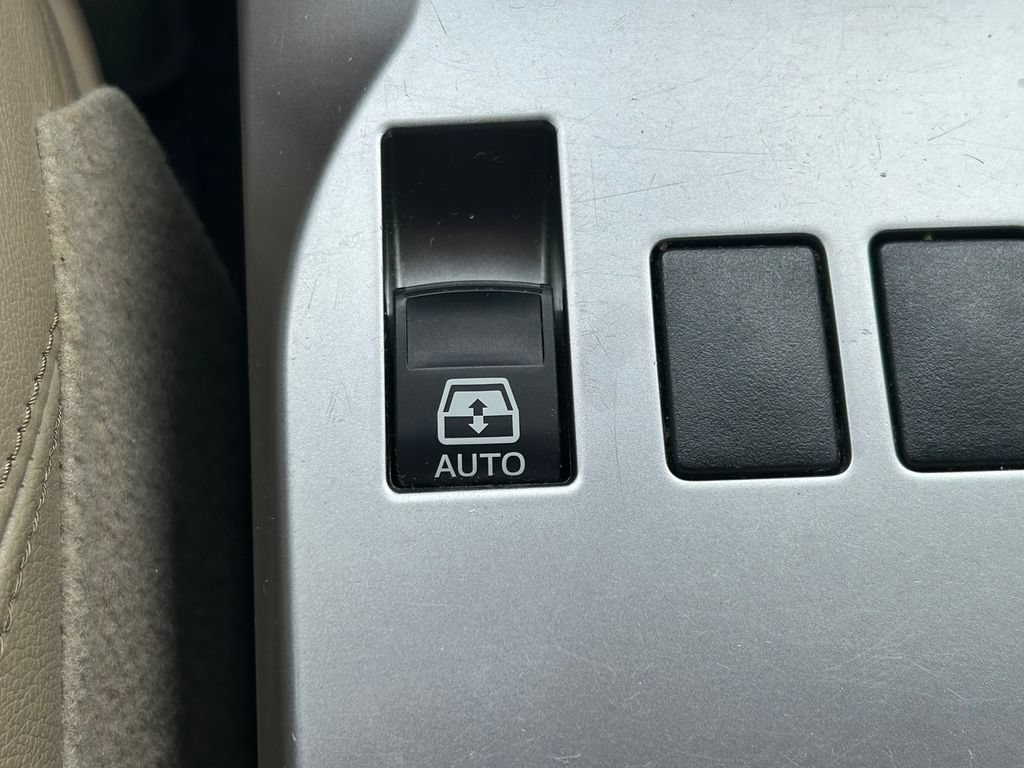Used 2018 Toyota 4Runner Limited AWD/4WD image 29
