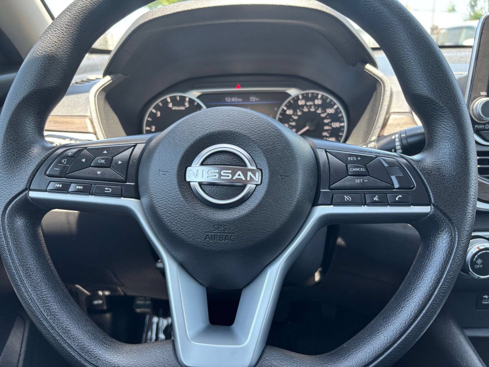 Used 2025 Nissan Altima 2.5 SV FWD image 29