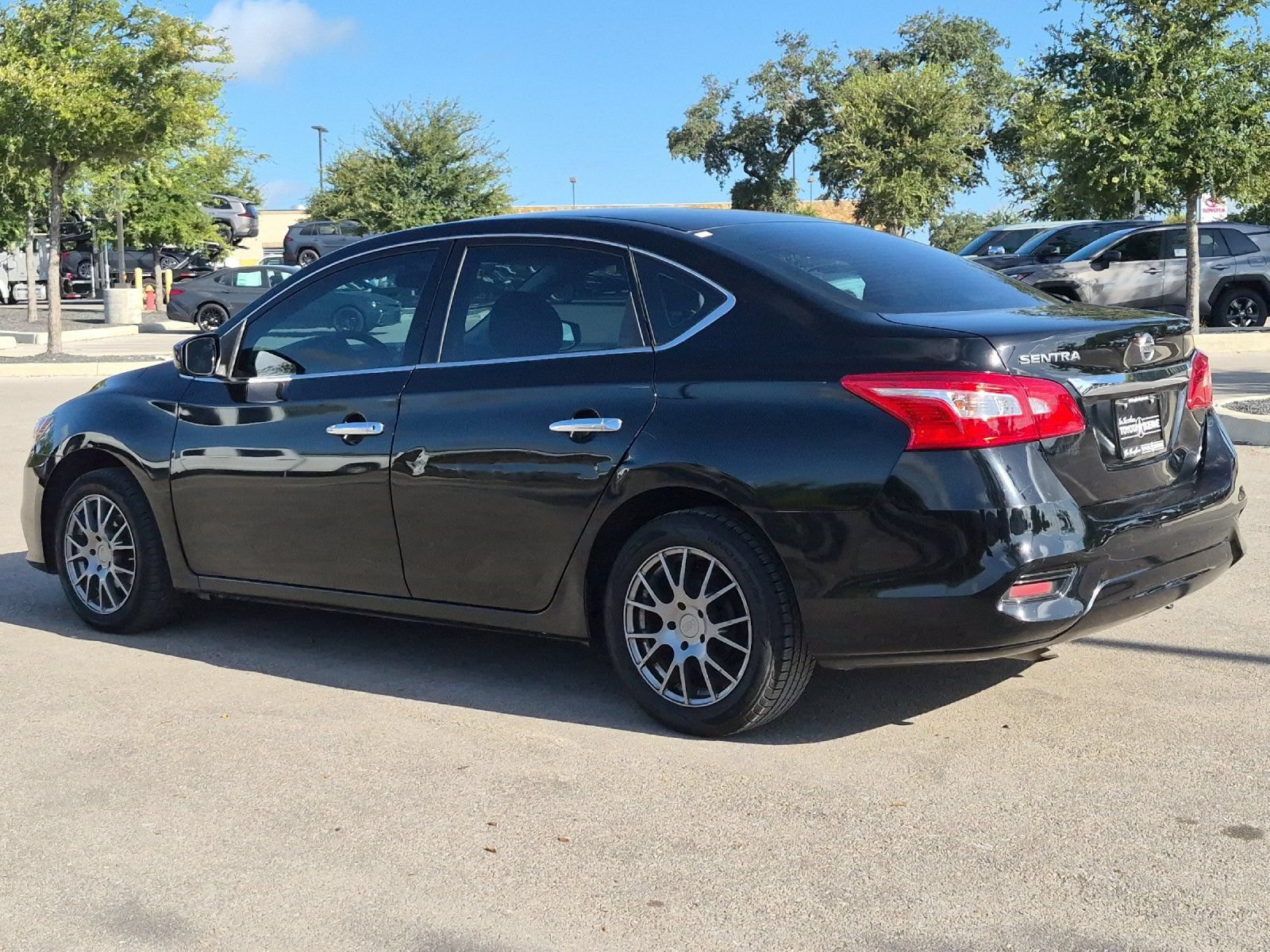 Used 2017 Nissan Sentra S FWD image 7