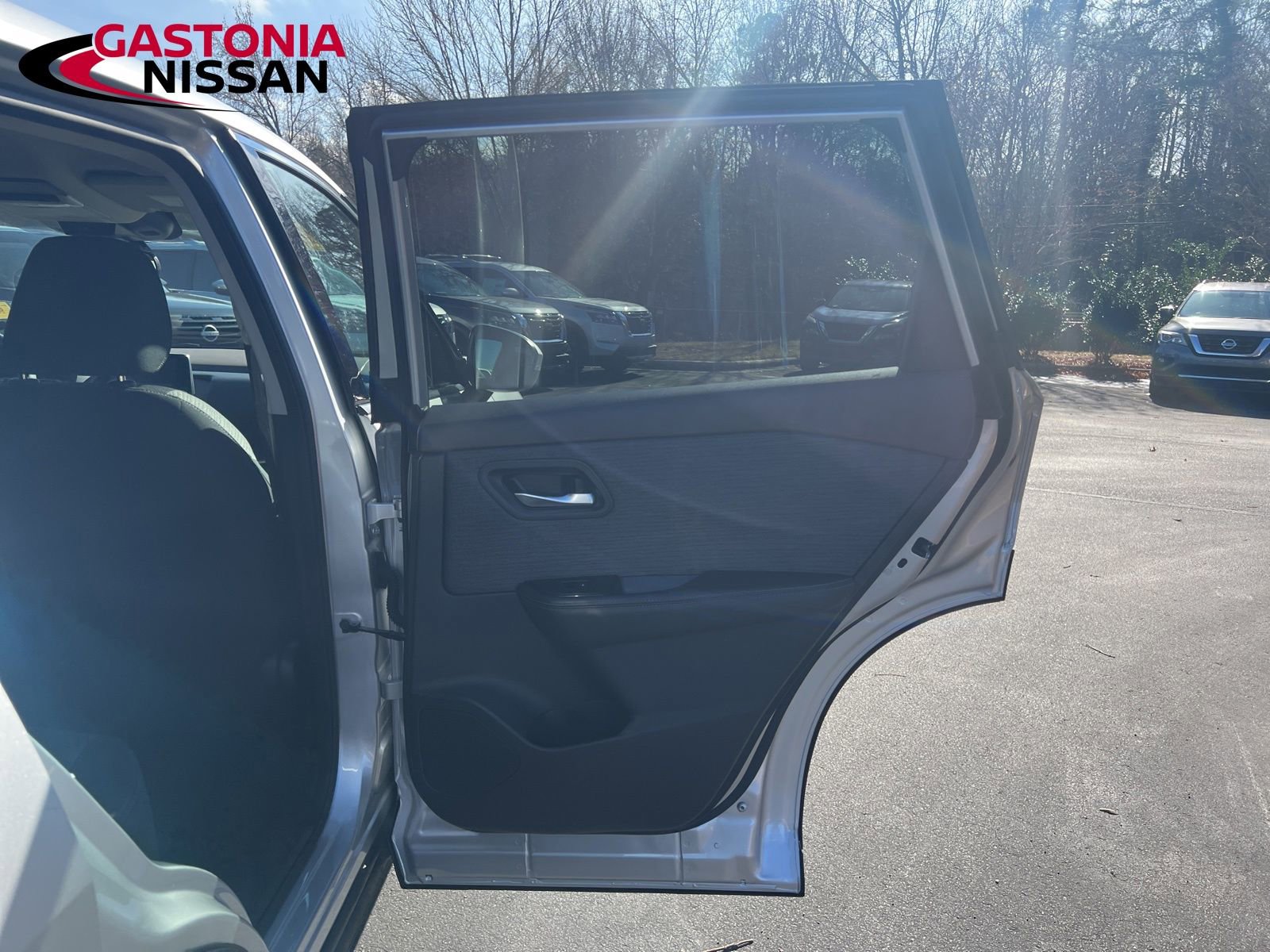 Used 2021 Nissan Rogue SV image 26