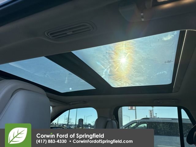 Used 2019 Lincoln Navigator Reserve image 17