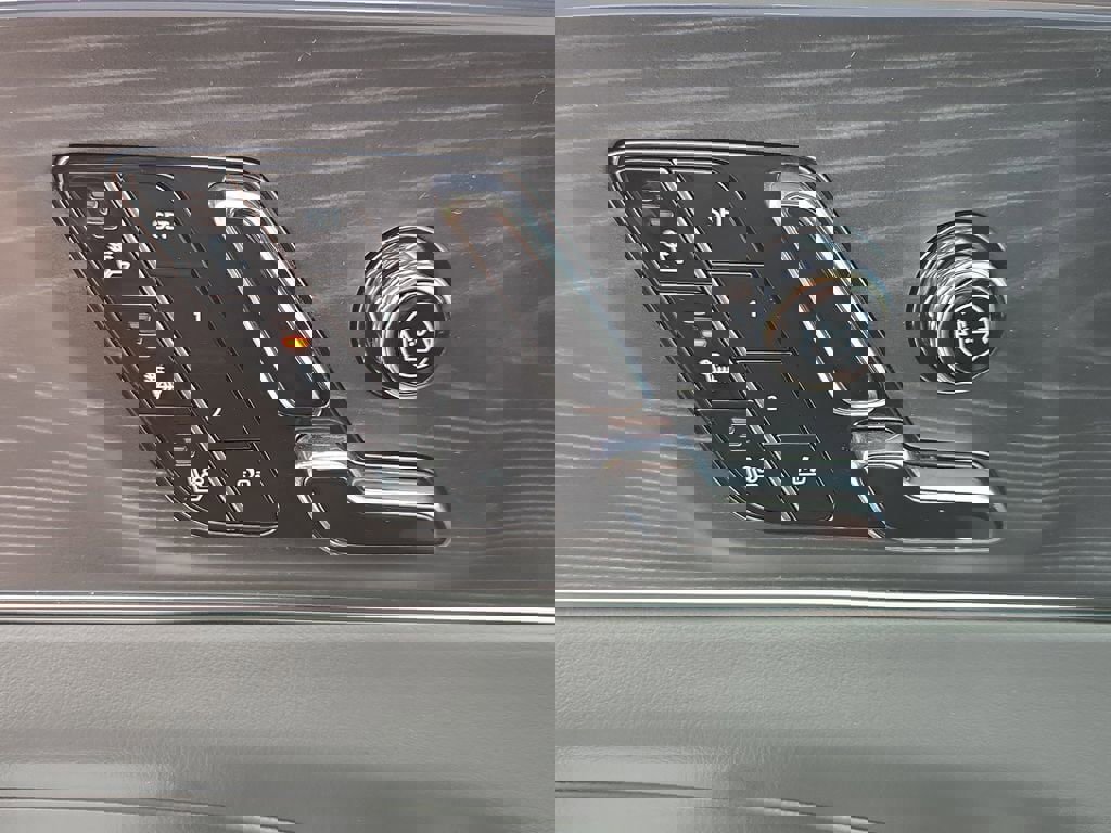 Certified 2025 Cadillac Lyriq Sport image 14