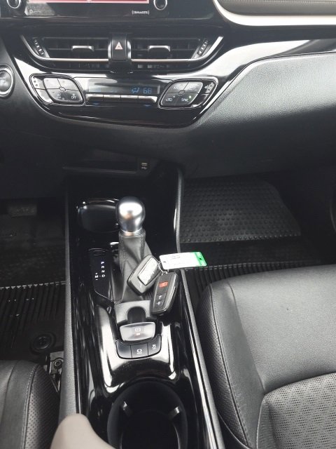 Used 2022 Toyota C-HR Limited image 19