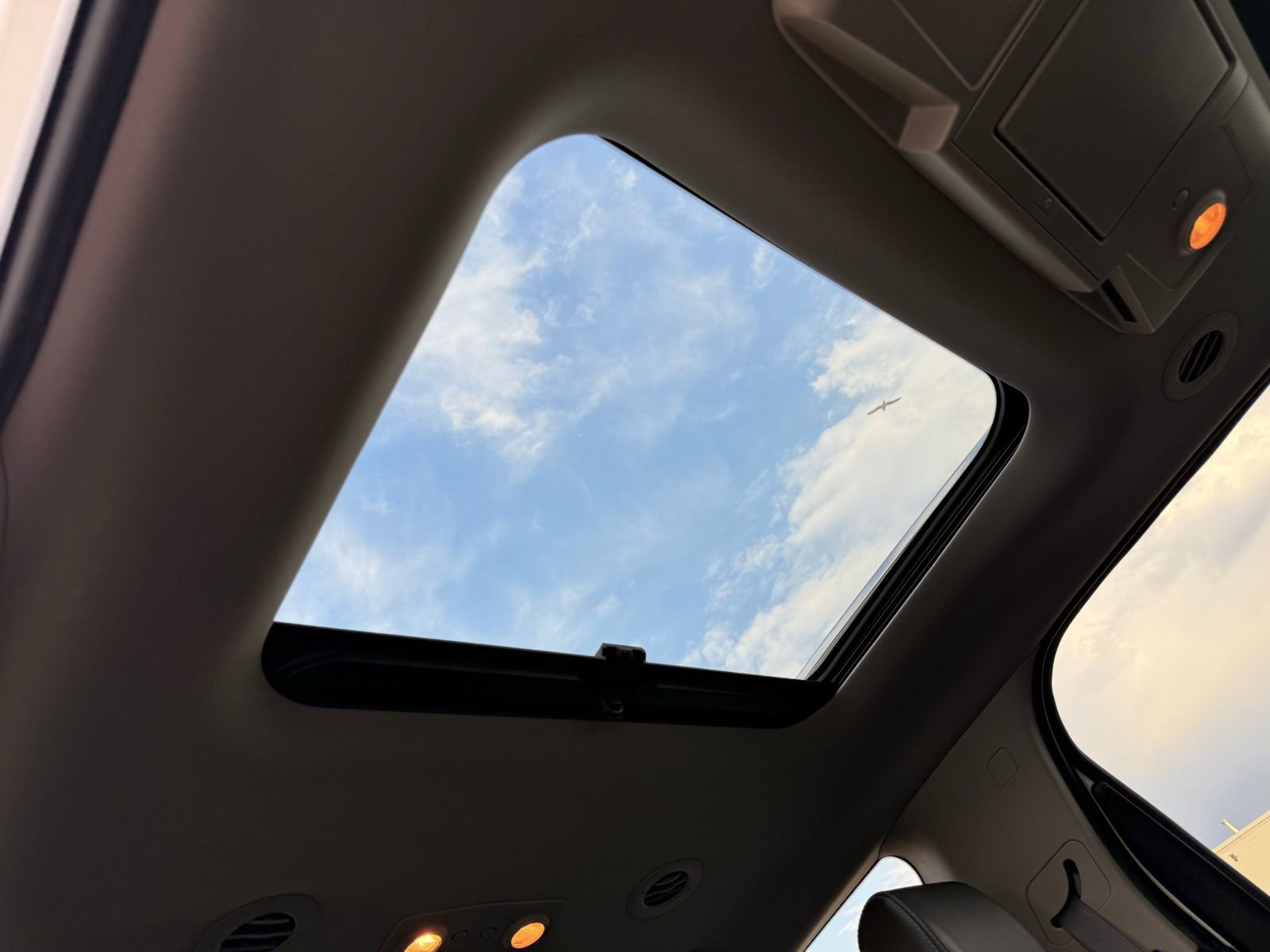 Used 2015 GMC Acadia Denali image 16