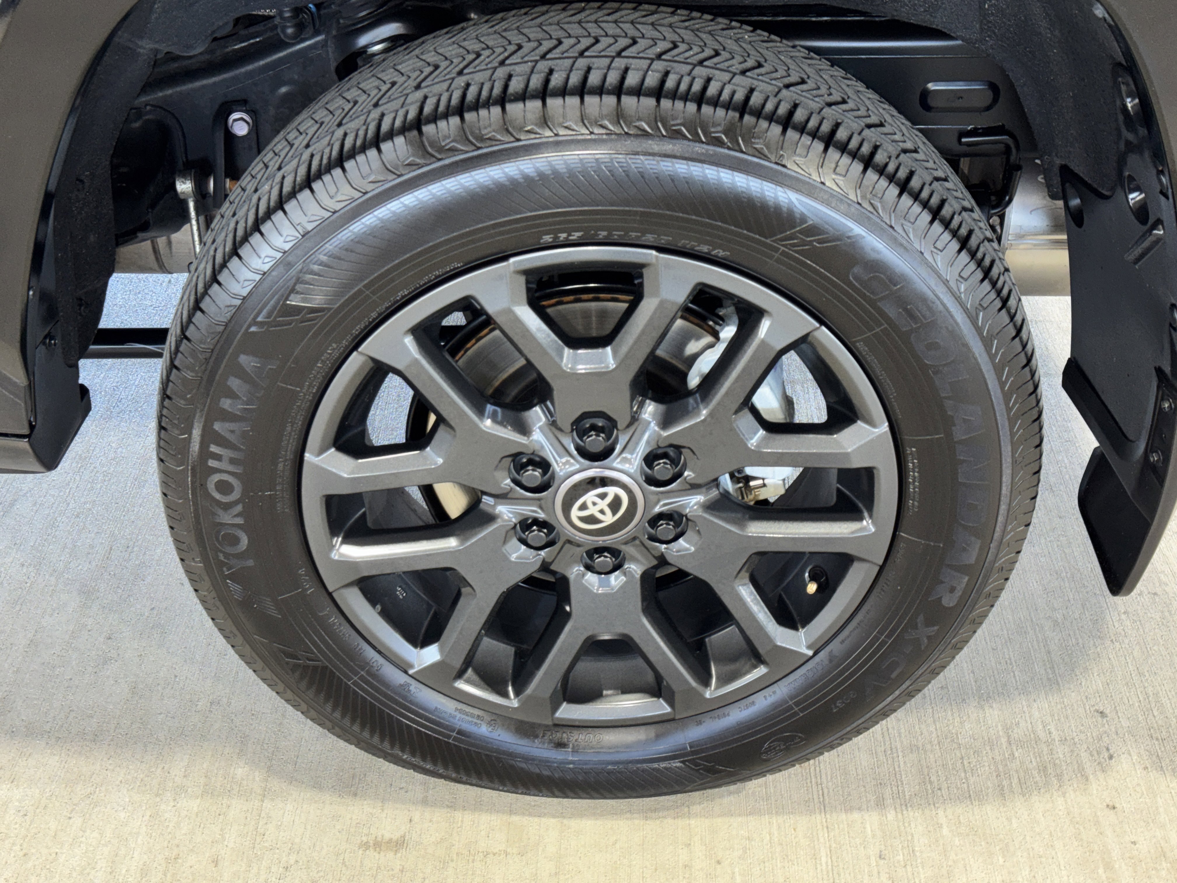 Used 2025 Toyota Sequoia Platinum image 37