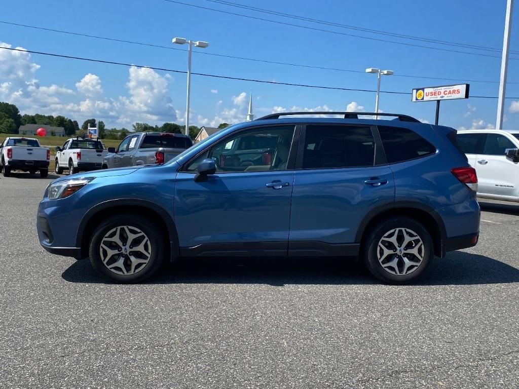 Used 2021 Subaru Forester Premium AWD/4WD image 2