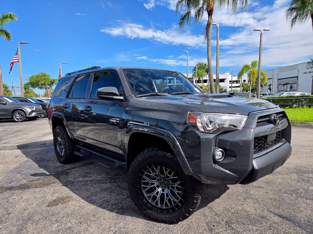 Used 2024 Toyota 4Runner TRD Off-Road AWD/4WD image 2