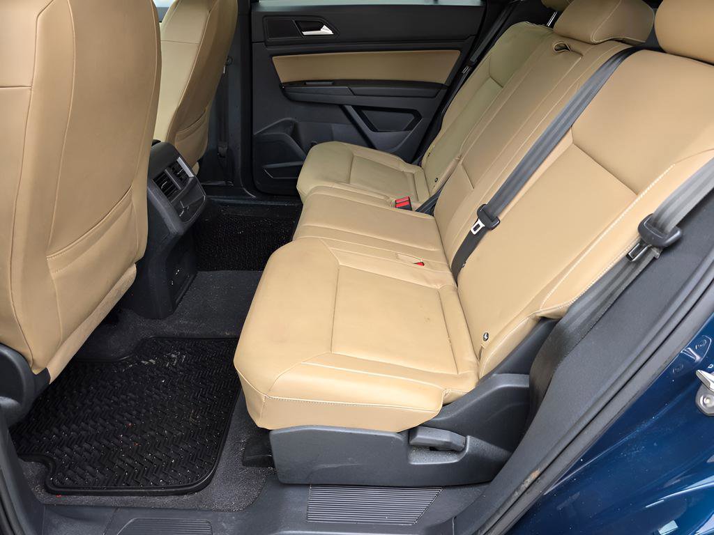 Used 2020 Volkswagen Atlas Cross Sport SE w/ Panoramic Sunroof Package image 16