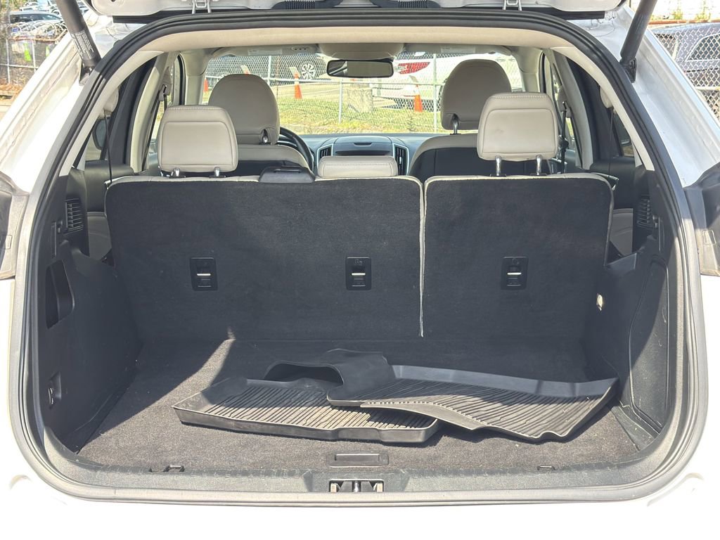 Used 2019 Ford Edge Titanium w/ Cold Weather Package image 18
