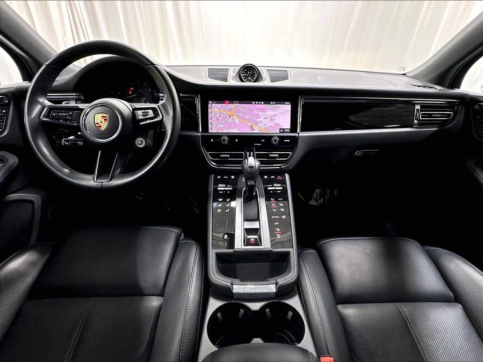 Used 2026 Porsche Macan AWD/4WD image 17