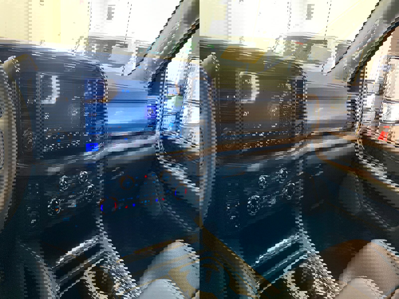 New 2026 Ford F250 Lariat w/ Lariat Ultimate Package image 12