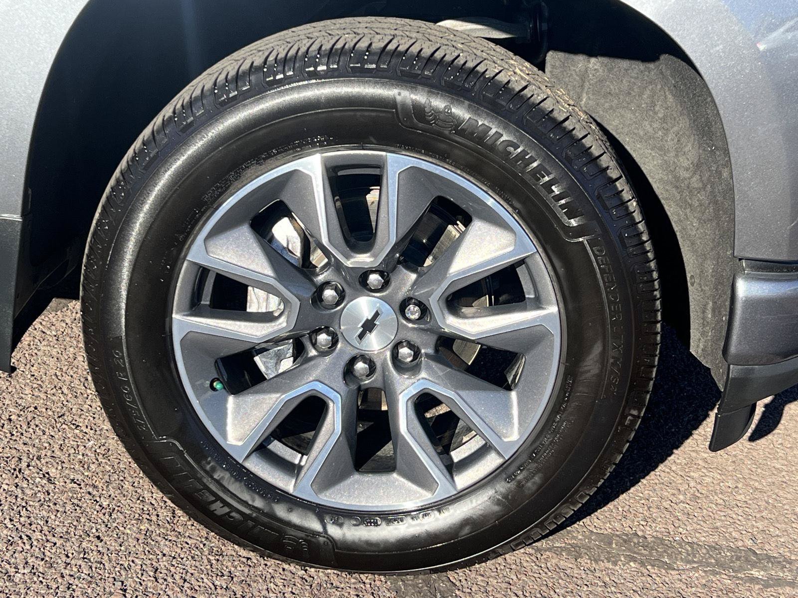Used 2021 Chevrolet Silverado 1500 RST w/ Convenience Package II AWD/4WD image 10