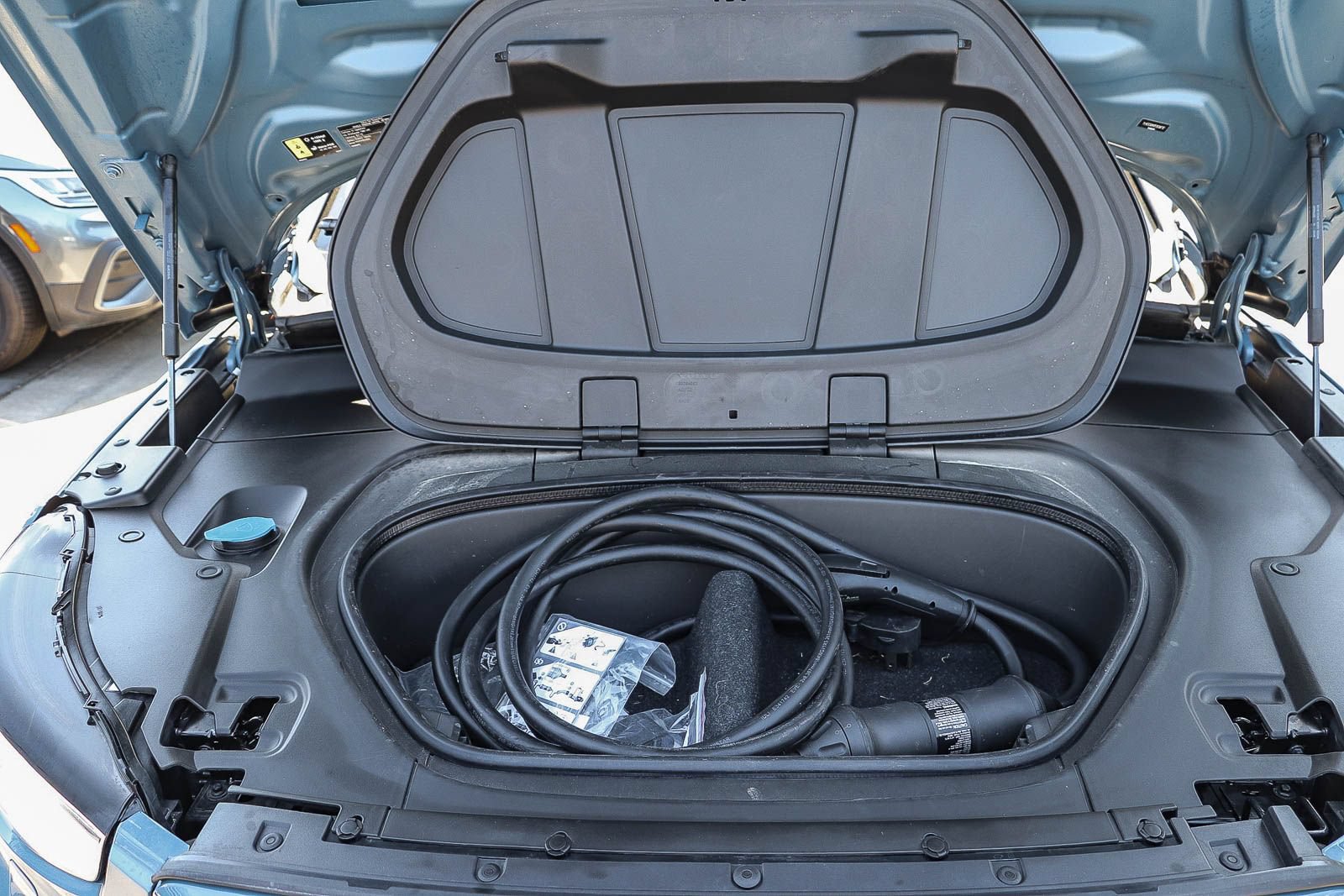 Used 2023 Volvo C40 P8 Recharge Ultimate w/ Protection Package Premier AWD/4WD image 27