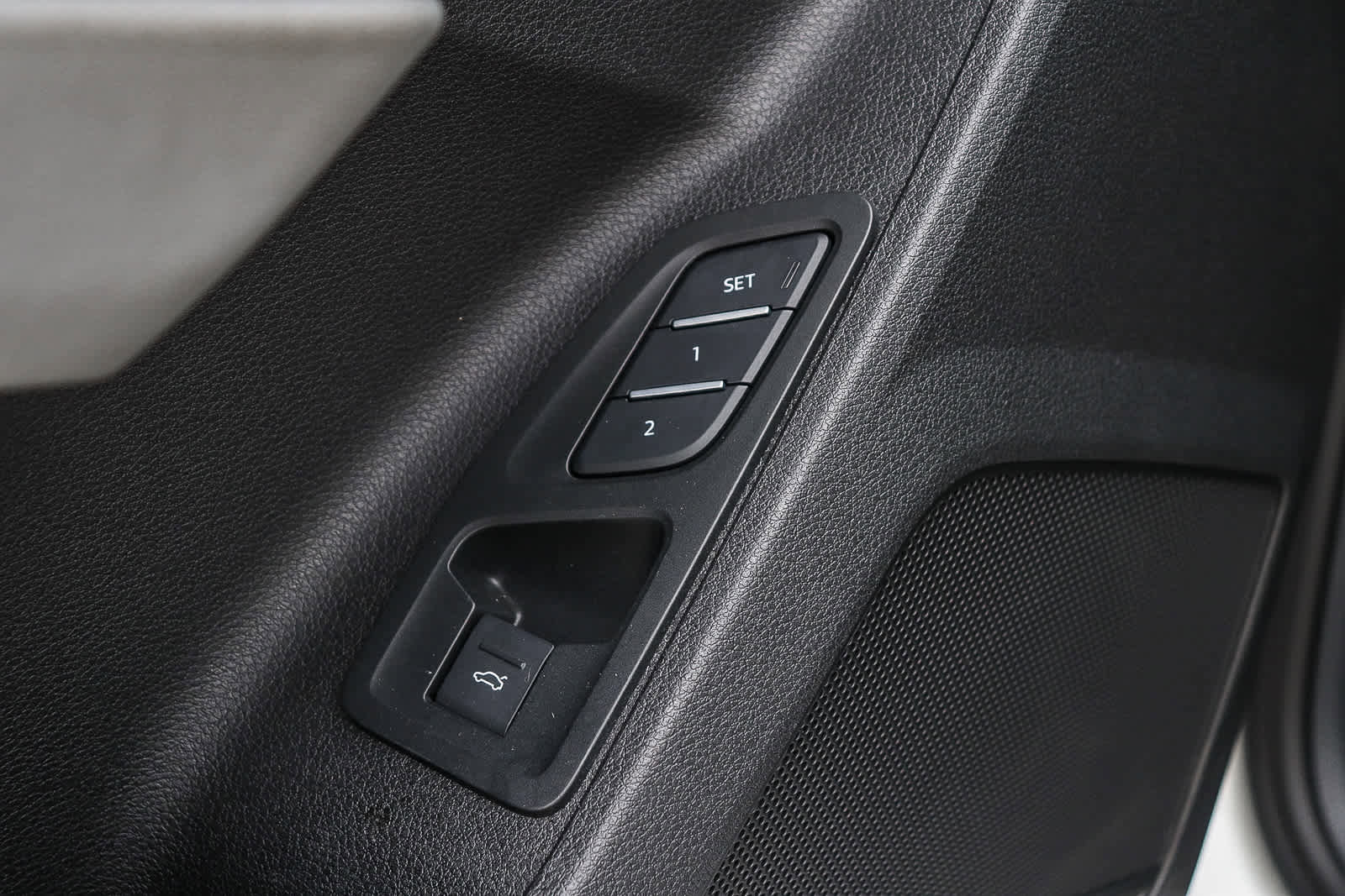 New 2023 Audi Q3 2.0T Premium w/ Black Optic Sport Package image 29