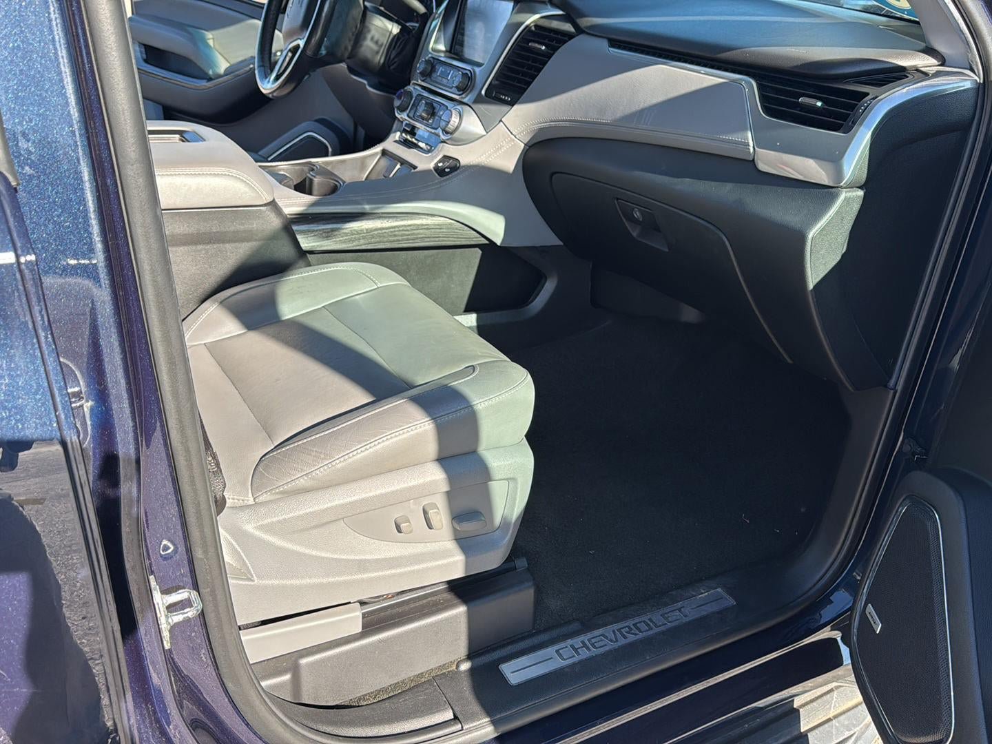 Used 2018 Chevrolet Tahoe LT AWD/4WD image 21