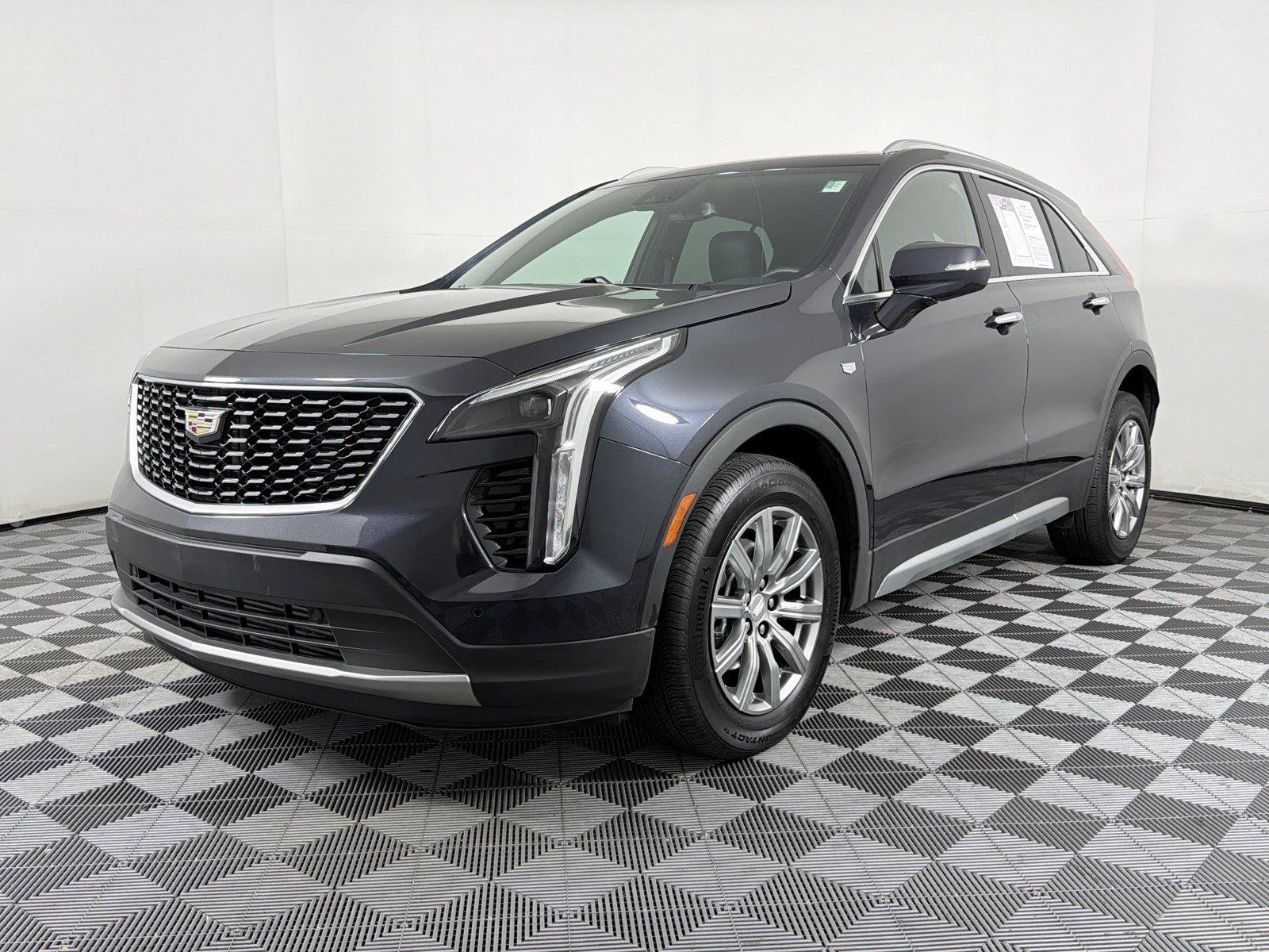Certified 2023 Cadillac XT4 Premium Luxury AWD/4WD image 3