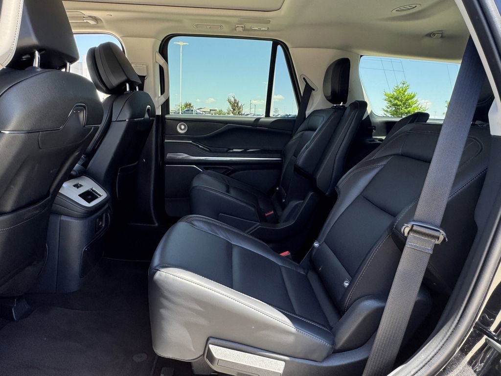 Used 2025 Lincoln Navigator Reserve AWD/4WD image 25