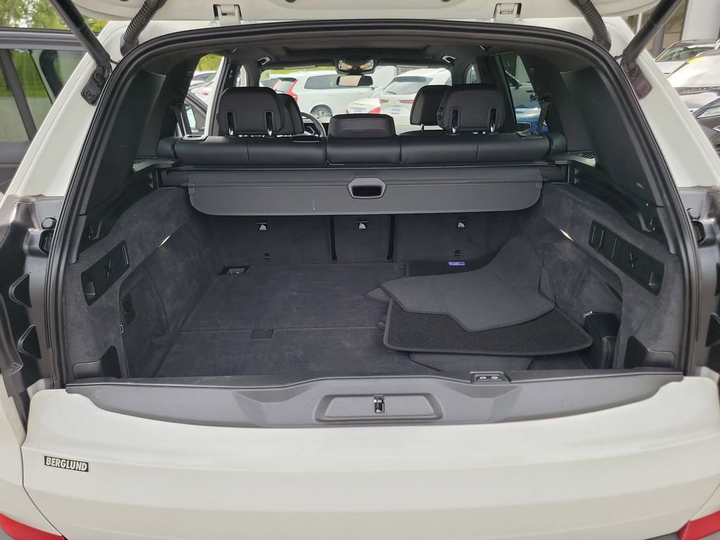 Certified 2025 BMW X5 xDrive50e w/ Premium Package image 16