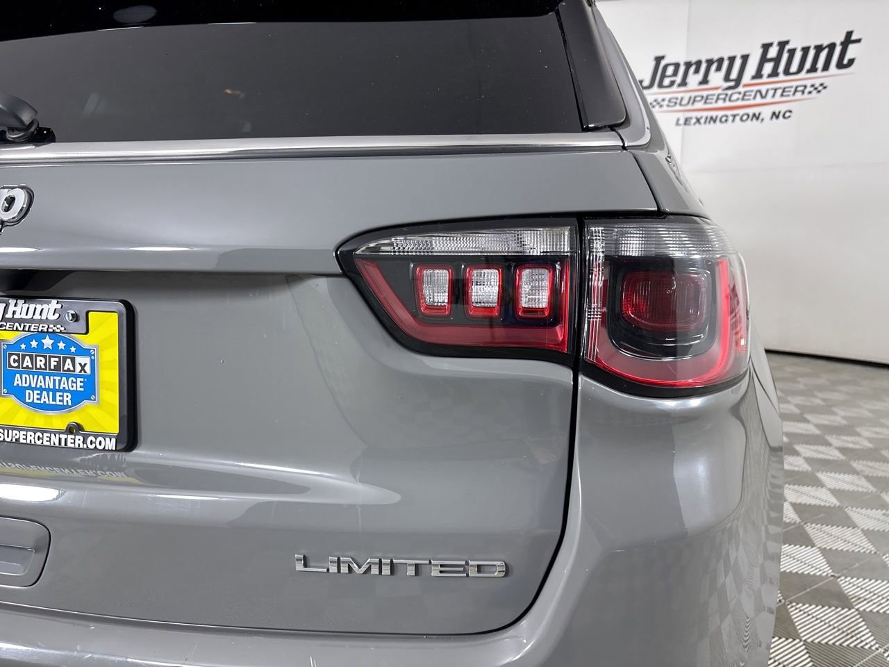 Used 2022 Jeep Compass Limited AWD/4WD image 29