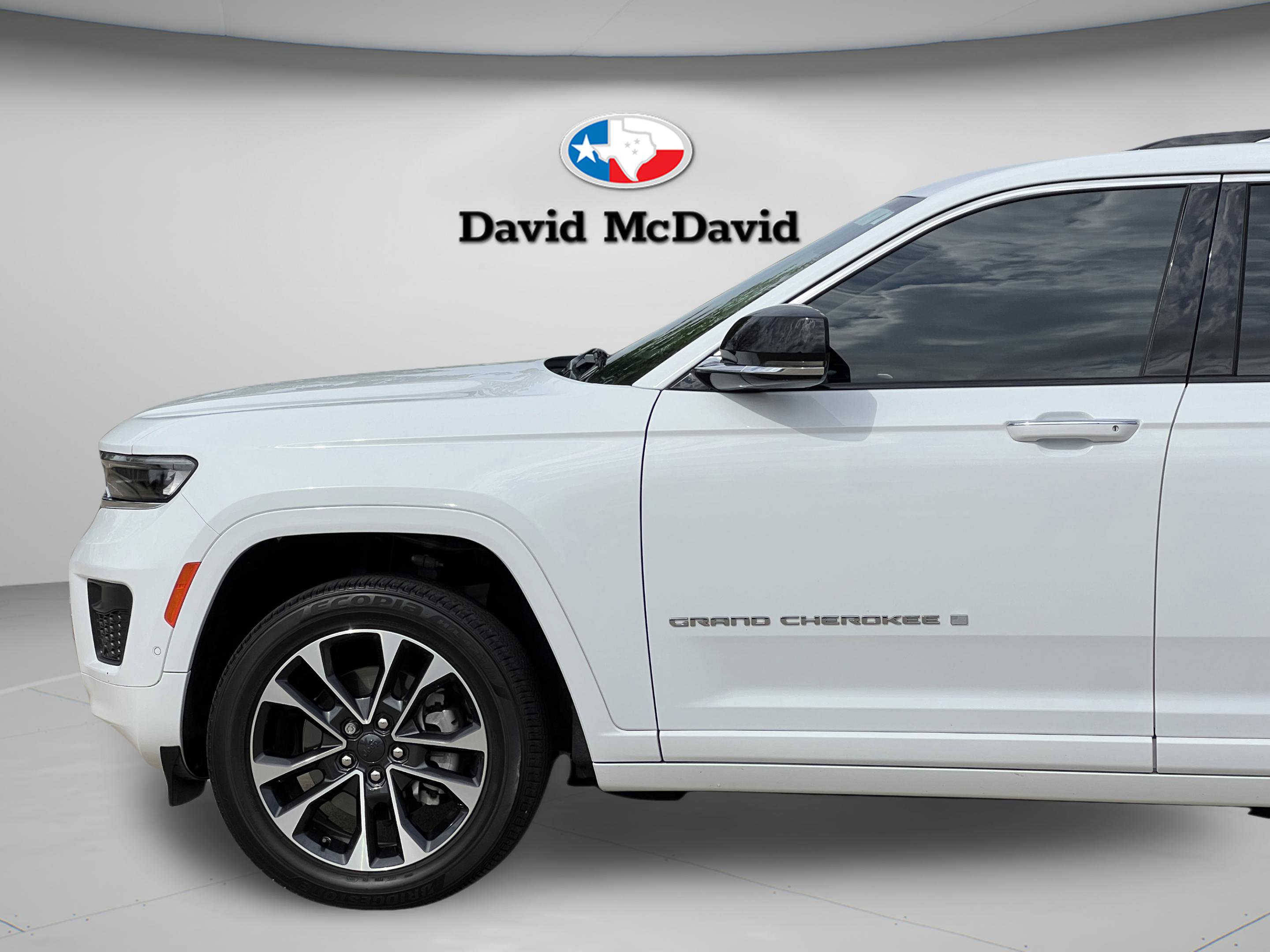 Used 2021 Jeep Grand Cherokee L Overland w/ Luxury Tech Group IV image 32