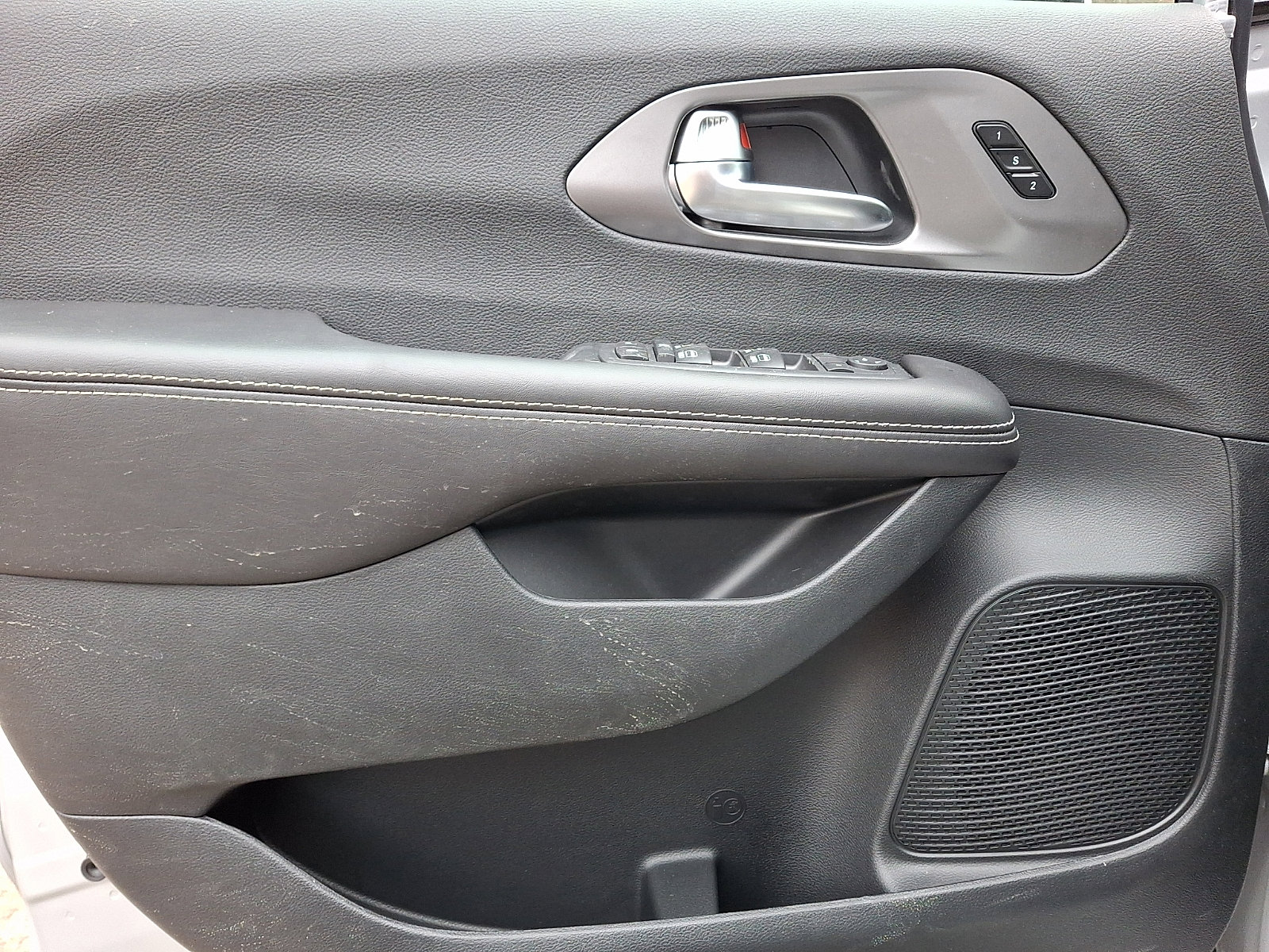 New 2026 Chrysler Pacifica Select AWD/4WD image 8