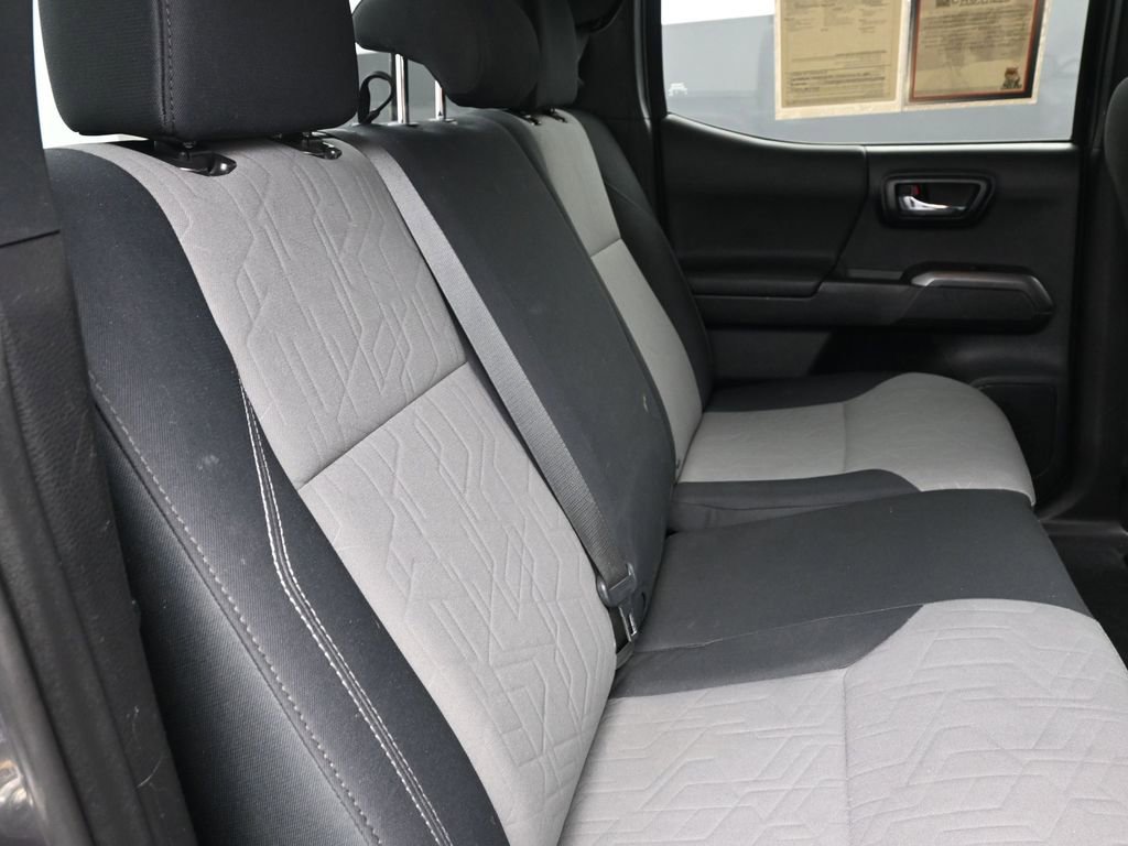 Used 2021 Toyota Tacoma TRD Off-Road image 11