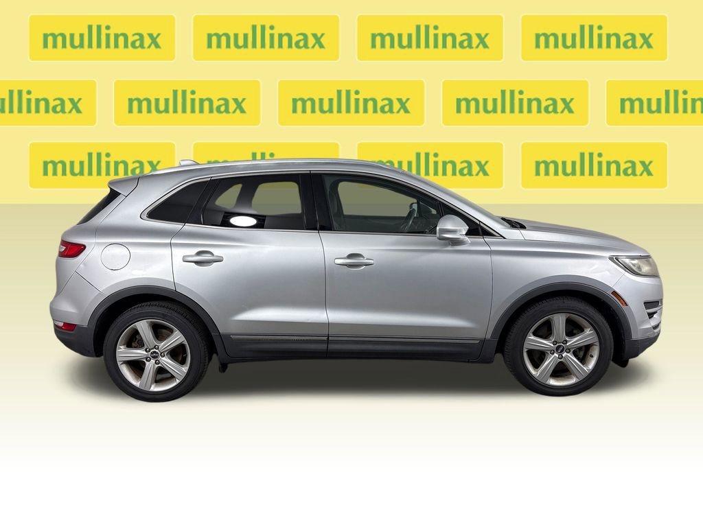 Used 2015 Lincoln MKC FWD image 2