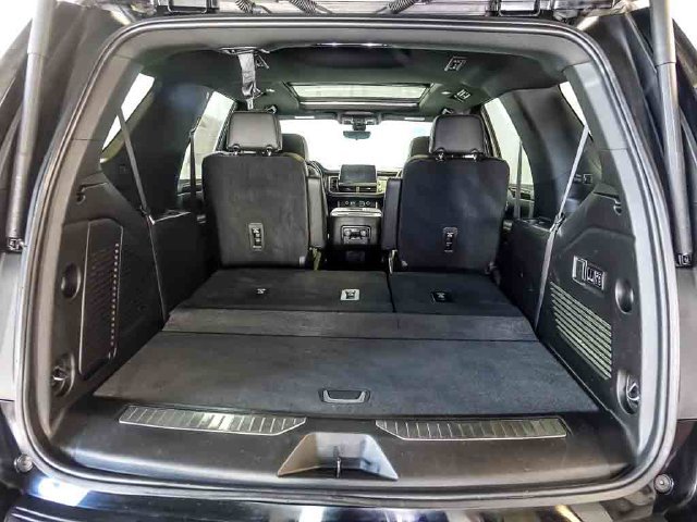 Used 2021 Chevrolet Tahoe Premier w/ Premium Package AWD/4WD image 35