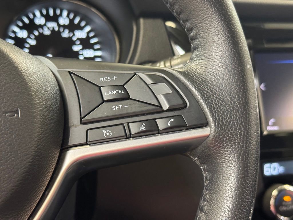 Used 2020 Nissan Rogue SV image 34