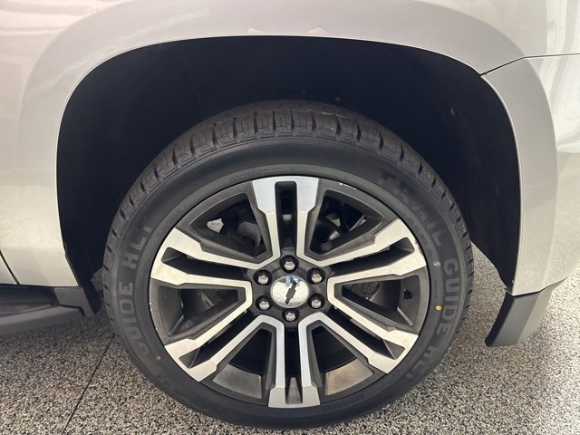 Used 2018 Chevrolet Suburban LT image 32