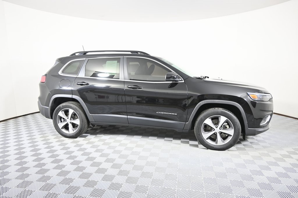 Used 2022 Jeep Cherokee Limited image 8