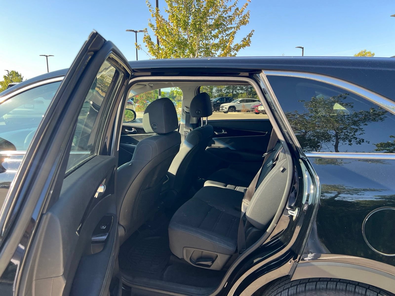 Used 2020 Kia Sorento LX FWD image 18