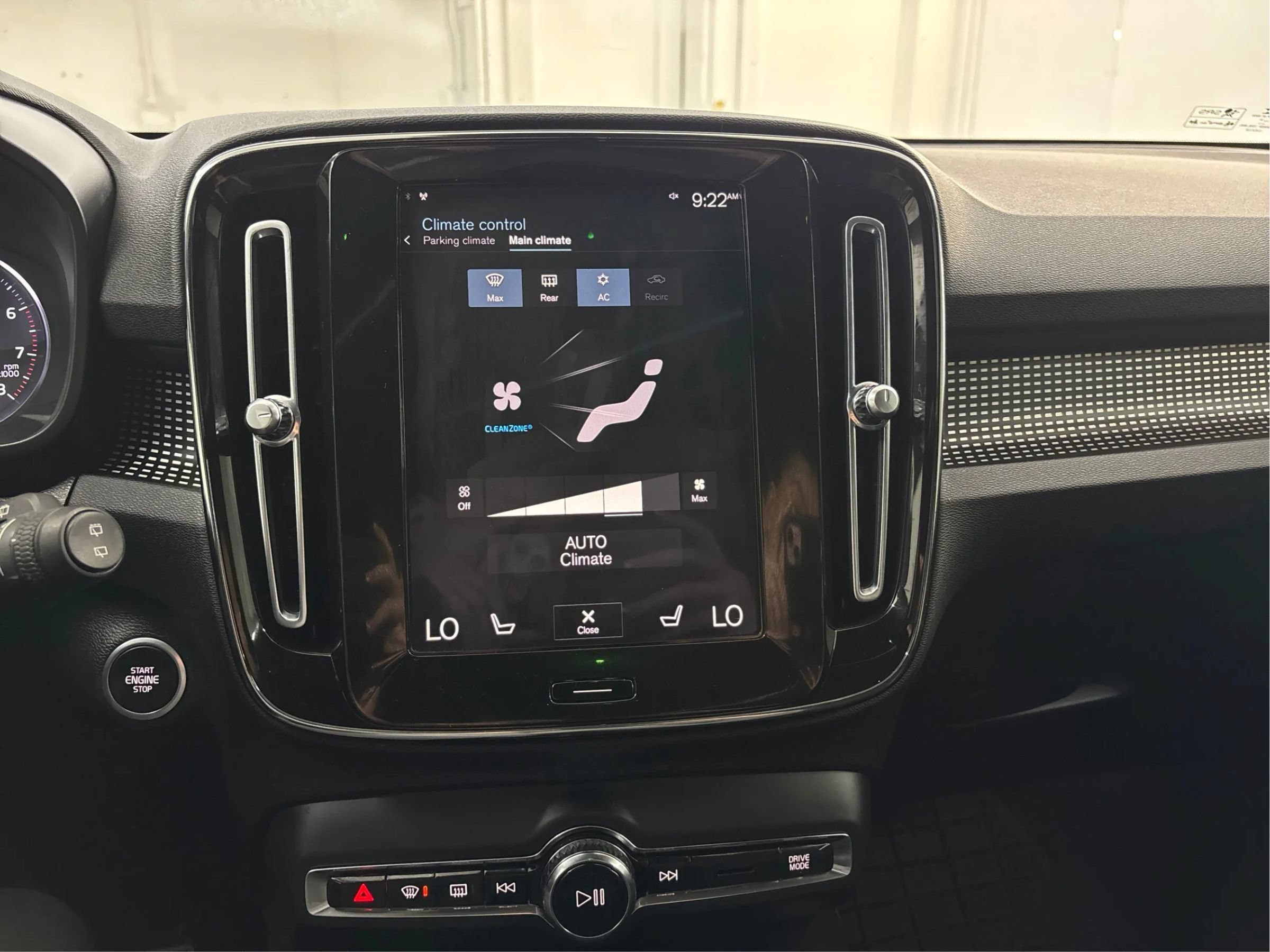 Used 2022 Volvo XC40 T5 R-Design w/ Advanced Package AWD/4WD image 37