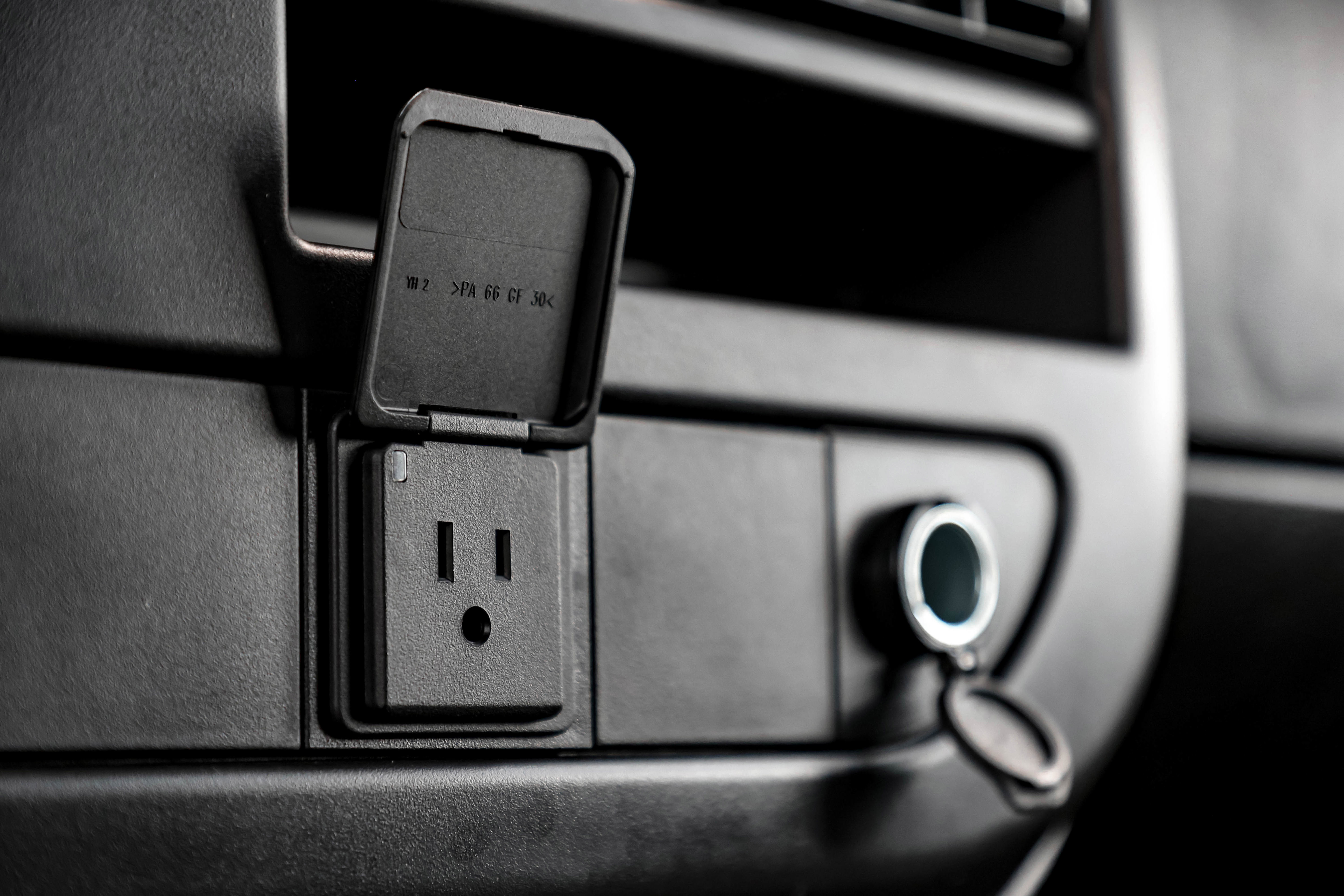 New 2025 GMC Savana 3500 w/ Driver Convenience Package image 25