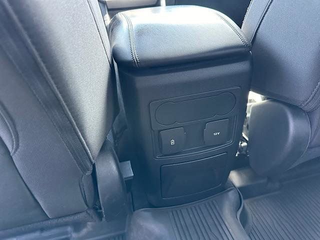 Used 2022 Ford Explorer XLT image 17