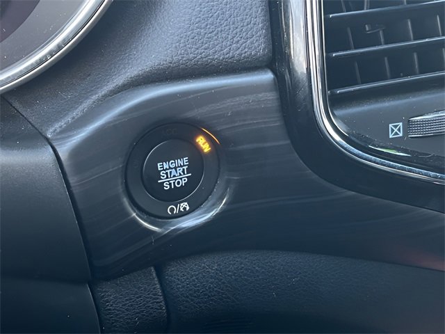 Used 2020 Jeep Grand Cherokee Altitude image 16