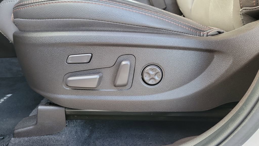 Used 2020 Hyundai Santa Fe Limited image 27