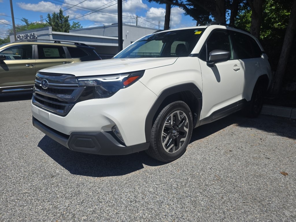 Used 2025 Subaru Forester Premium AWD/4WD image 4