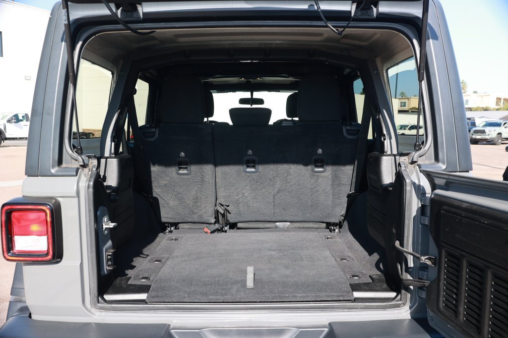 Used 2019 Jeep Wrangler Unlimited Rubicon w/ Cold Weather Group AWD/4WD image 39