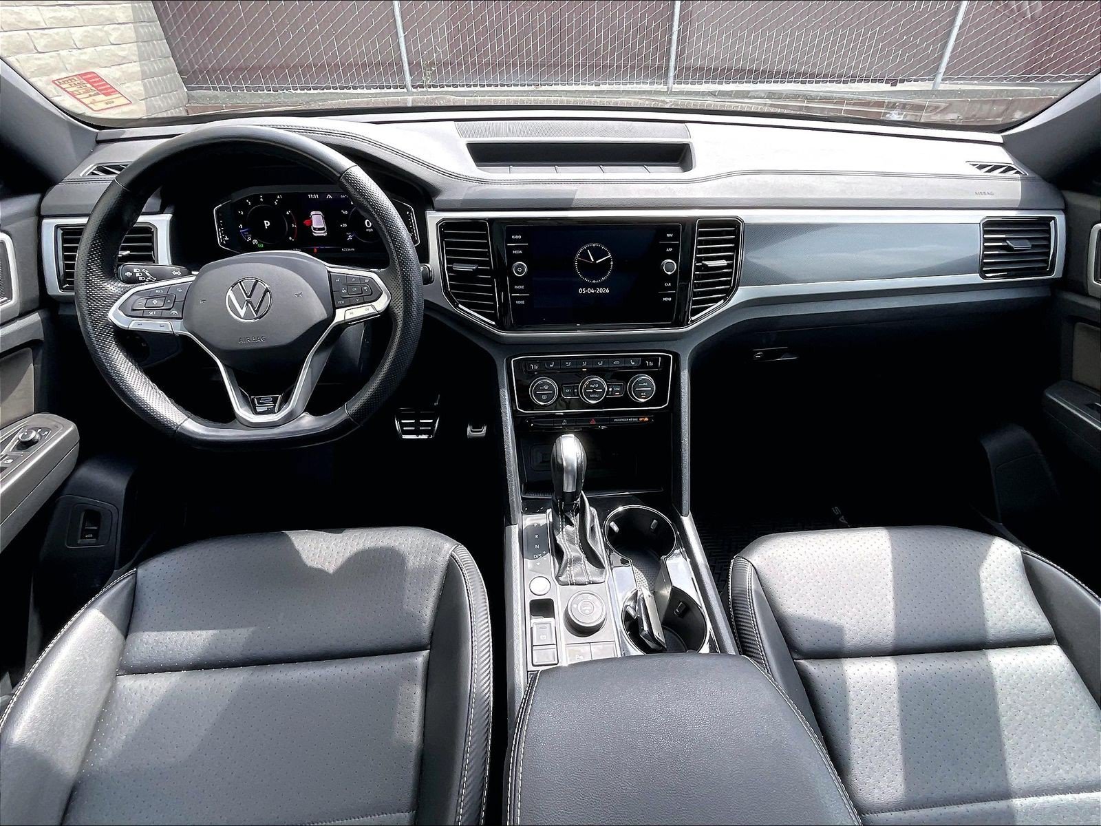 Certified 2022 Volkswagen Atlas Cross Sport SEL R-Line AWD/4WD image 15