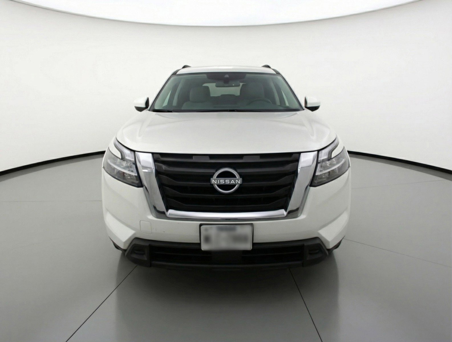 Used 2025 Nissan Pathfinder SV image 2
