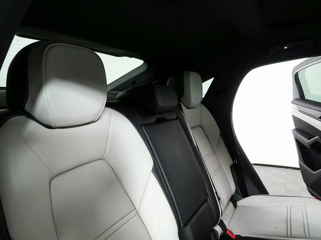 New 2026 Porsche Cayenne Coupe image 24