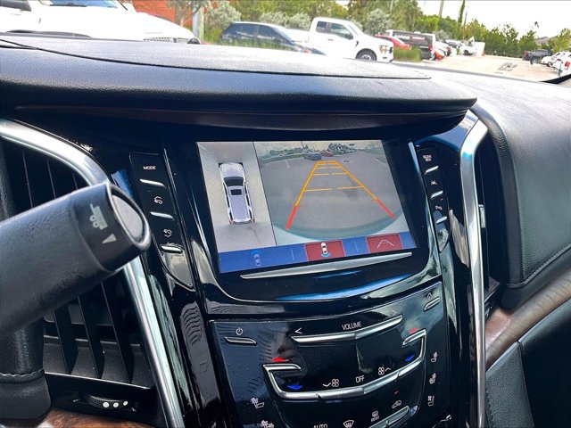 Used 2017 Cadillac Escalade ESV Luxury RWD image 21