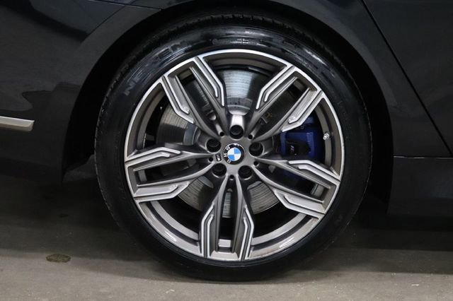 Used 2021 BMW M760i xDrive w/ Luxury Rear Seating Package image 36