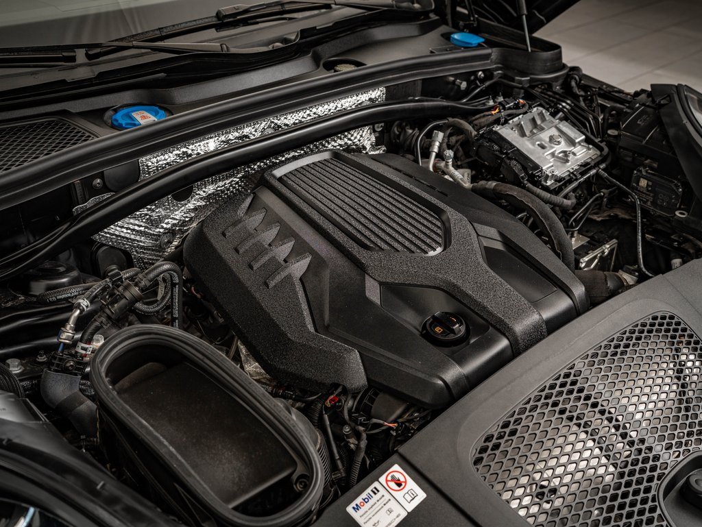 Certified 2024 Porsche Macan image 56