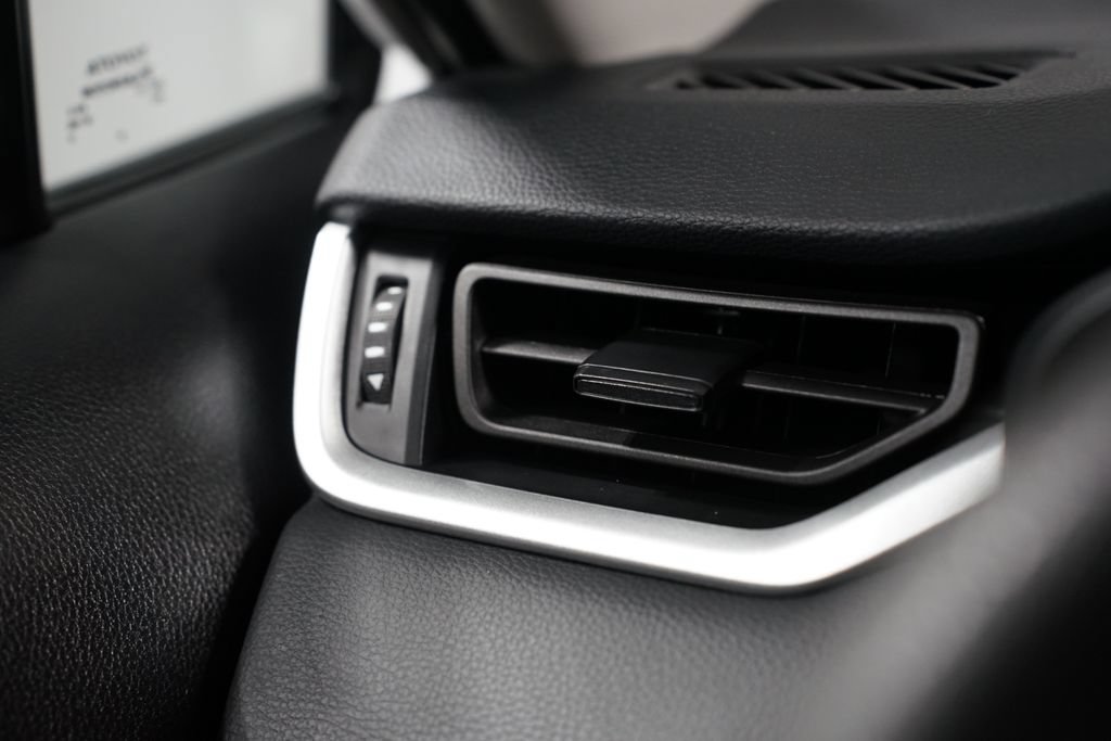 Certified 2025 Toyota RAV4 XLE FWD image 25