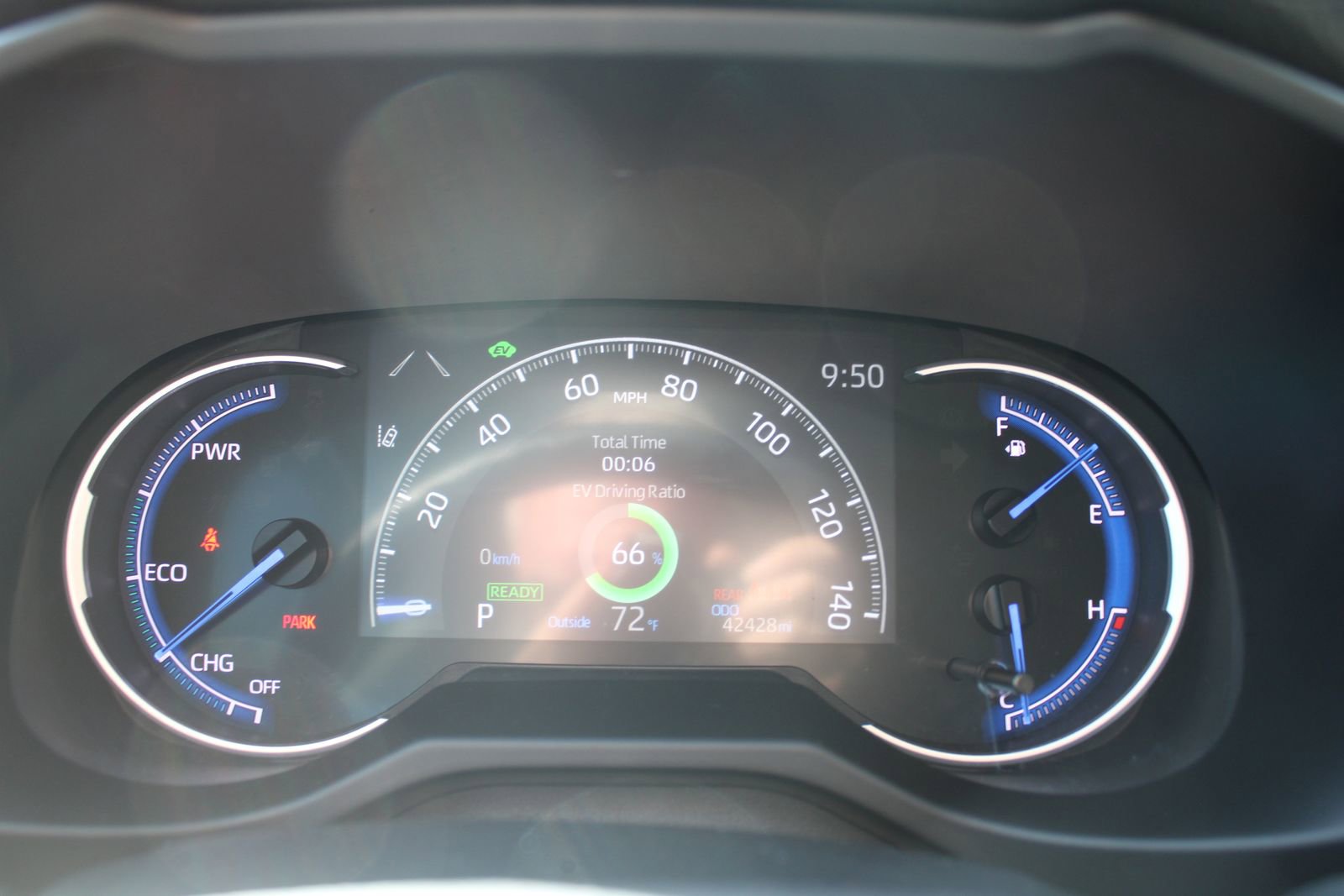 Used 2024 Toyota RAV4 XLE AWD/4WD image 28