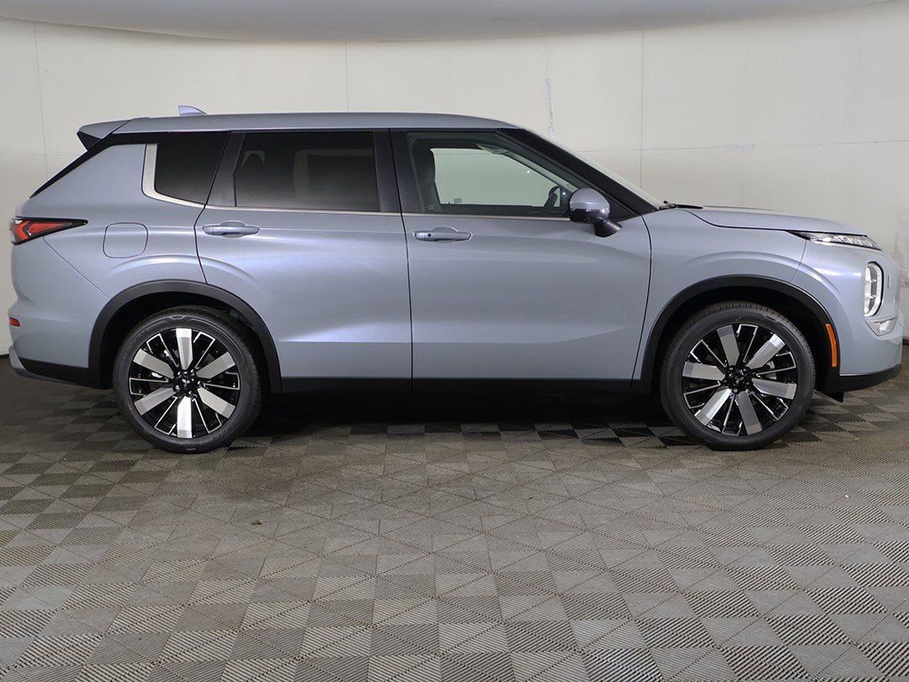 New 2026 Mitsubishi Outlander SE AWD/4WD image 17