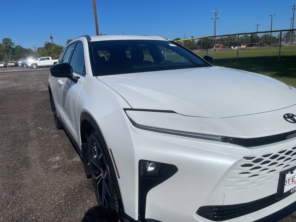 New 2025 Toyota Crown Signia image 9